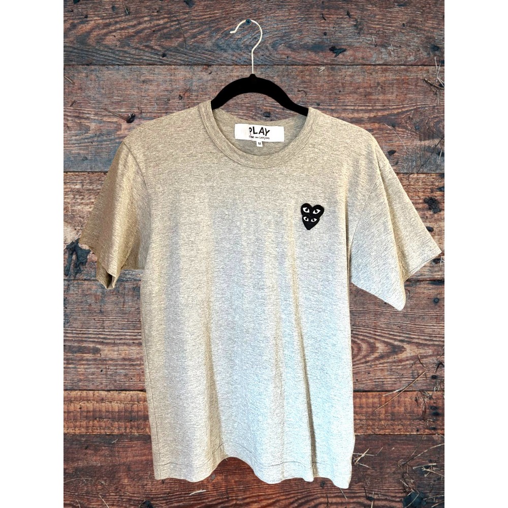 MEN’S-PLAY by Comme des Garçons-Gray T-shirt-NEW-SIZE MEDIUM
